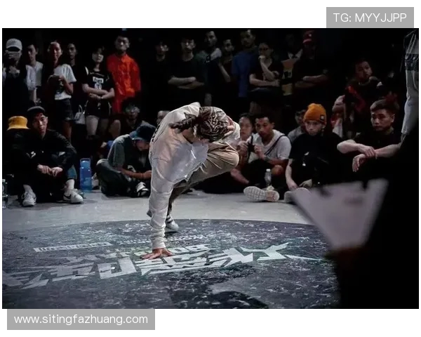 武汉街舞队在滑板精英赛中的速度表现引发热议与期待 武汉街舞队在滑板精英赛中的速度表现引发热议与期待